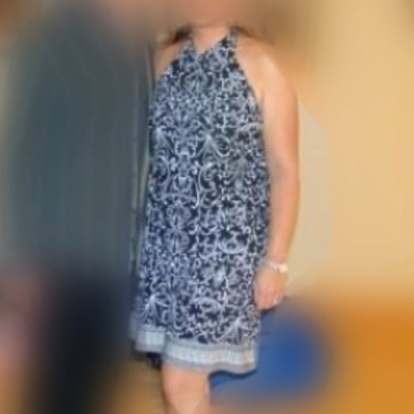 Halter dress - Picture 3 of 3